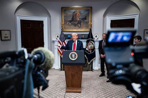 随着特朗普政策的持续影响,全球资金流向发生显著变化。投资者对美国资产的信心受到挑战,转而寻找其他市场和投资机会,以规避潜在风险和政策不确定性。探讨资金撤出背后的因素及其对全球经济的深远影响。
