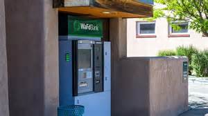 华盛顿联邦银行(WaFd)携手前美林证券资深顾问发起新注册投资顾问公司WaFd Wealth,旨在满足客户日益增长的综合金融规划和财富管理需求,赋能财富规划与投资解决方案的深度整合。该举措标志着银行与资管行业合作迈向新台阶,为投资者带来更加多元和专业的服务体验。
