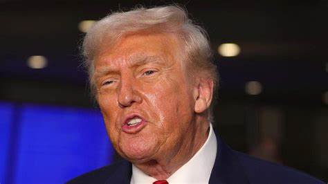 美国证券交易委员会(SEC)对三名诈骗犯的宽恕引发广泛关注,本文深入探讨事件背后的金融诈骗机制、监管挑战以及宽恕决定对投资者和市场的影响。
