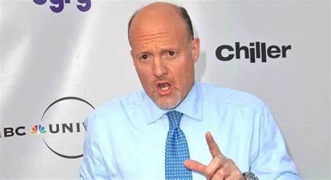 分析Jim Cramer对CoreWeave的论述,梳理CoreWeave的业务模式、财务表现、IPO走势与估值风险,解读GPU云与AI算力市场的宏观趋势,为投资者提供实用的决策框架与风险管理建议。
