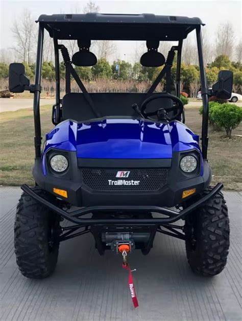 深入解析SXS并排座UTV的设计与性能优势,比较燃油与电动版本,介绍常见配件与改装方向,提供选购、试驾与保养要点,帮助越野爱好者和专业用户在多种用途间做出明智决策
