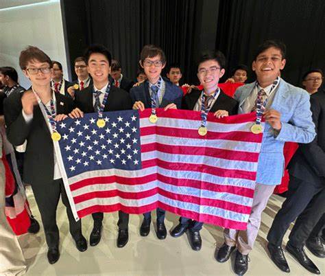 US Physics Team Wins International Olympiad