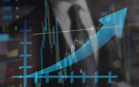 围绕大卫·特珀关于当前股市估值与美联储政策的观点展开分析,解释为何即便估值接近历史高位,投资者仍可能选择入场,并提出理性应对策略与风险提示。
