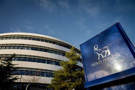 丹麦制药巨头诺和诺德宣布裁减9000名员工,计划通过组织架构调整增强公司竞争力,重点投入糖尿病及肥胖症药物研发和市场推广,应对激烈的行业竞争环境。本文深入解读诺和诺德此次裁员背后的战略考量及未来发展方向。
