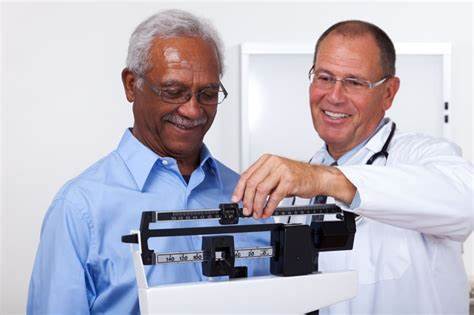 诺和诺德和礼来作为全球领先的GLP-1药物制造商,在医疗创新和市场前景方面展现出广阔潜力。随着医保覆盖政策可能的调整以及药物多重健康益处的发现,这两家公司仍具备显著的投资价值和增长潜力。本文深入剖析其市场优势、关键驱动因素及未来前景,助力投资者把握医药板块的投资机遇。
