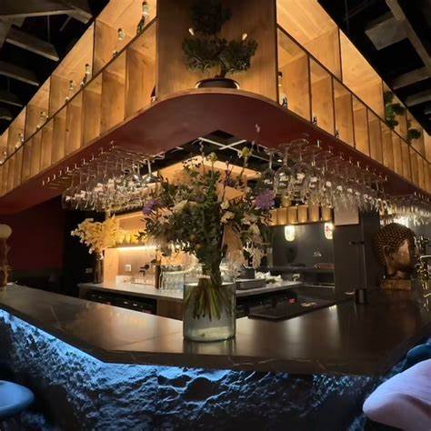 深入了解位于爱尔兰都柏林的Hana Izakaya餐厅,感受地道日式居酒屋氛围与多样美食的完美结合,满足每一位日料爱好者的味蕾与心灵。
