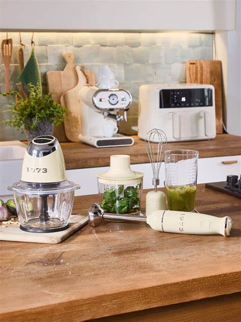 从基础厨具到智能电器,全面解析在 Lidl.de 选购 Haushaltswaren 与 Küchenartikel 的要点与省心策略,包含品牌比较、功能建议、节能与保养技巧,帮助打造高效实用的厨房。
