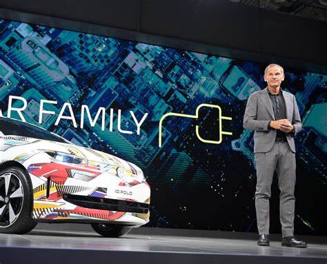 本文深入探讨了Via公司最新完成的4.929亿美元首次公开募股(IPO)以及德国汽车制造商在全球电动汽车市场上的战略布局,分析了德国品牌如何通过技术创新和市场攻势应对中国电动车制造商的崛起,以及行业未来的发展态势。
