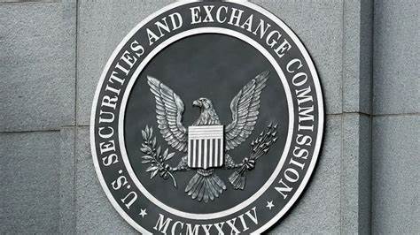 美国证券交易委员会(SEC)最新放宽加密货币ETF上市规则,促进了山寨币ETF的快速发展,推动数字资产市场迈入全新时代,吸引更多机构投资者和普通投资者参与,助推Altcoin市场流动性和竞争格局发生深刻变化。
