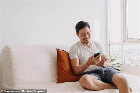 探索由EasyJet创始人推出的加密货币应用的功能、收益机制、风险与合规要点,了解如何安全使用该产品、与同类服务比较以及对加密市场和旅行金融生态的潜在影响
