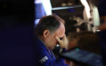 隨著物價飆升,英國消費者改變購物習慣,選擇更多免增值稅的基本食品,導致政府增值稅收入大幅減少,財政壓力進一步加劇。本文深入探討經濟狀況、政策影響及未來預期。
