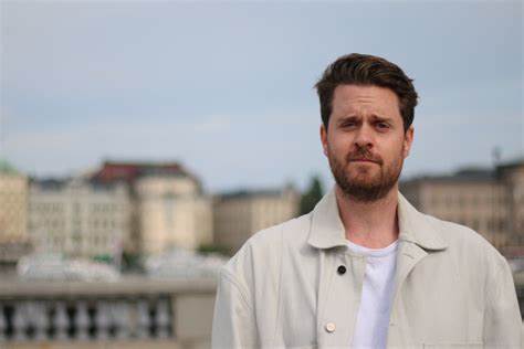 随着加密货币行业的快速发展,其安全问题日益突出,尤其是受到朝鲜黑客组织的持续攻击。本文深入解析朝鲜黑客针对加密货币从业人员的威胁,包括攻击手法、影响以及应对措施,帮助行业内人士提高安全意识,保护数字资产免受侵害。
