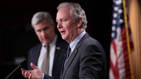 美国社会保障局(SSA)因复制存储敏感个人数据的数据库而引发争议,参议员迈克·克拉波(Mike Crapo)强烈要求迅速回应此事,以保障纳税人信息的安全与隐私。
