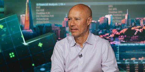 Lyft首席执行官大卫·里舍最新斥资十万美元进行内部购股,体现出他对公司未来发展的坚定信心和市场前景的乐观预期,同时也反映出内部高管对Lyft长期价值的认可。
