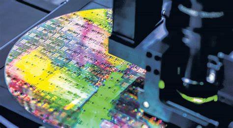 随着人工智能技术的不断突破,多个AI巨头之间的战略合作引发资本市场新一轮上涨浪潮,推动股市创下历史新高。本文深入分析这些合作的核心因素及其对金融市场和科技行业的深远影响,剖析未来潜在的发展方向。
