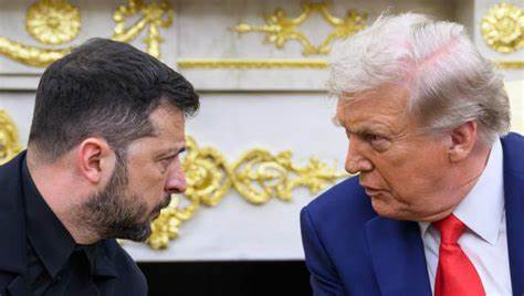 分析俄乌紧张局势如何推动原油期货连续第二日上涨,结合美国库存数据、地缘政治风险和市场反应,提供对能源价格走势和投资者策略的深入解读与实用洞见。
