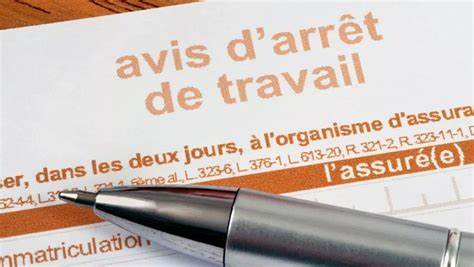 自2025年7月1日起,法国社会保障将强制采用新版纸质病假单,医生若尚未获得新版表格,患者应如何应对?详细介绍新版病假单的变化背景、医生获取表格的现状、患者面临的困境以及切实可行的解决途径,助您顺利处理病假手续,保障权益。
