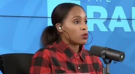 一位芝加哥男子因尝试成为私人贷款人而陷入超过100万美元的巨额债务困境,本文深入解析其财务挑战的成因以及理财专家《Ramsey Show》主持人的建议与应对策略,为面临类似情况的人士提供切实可行的理财思路。
