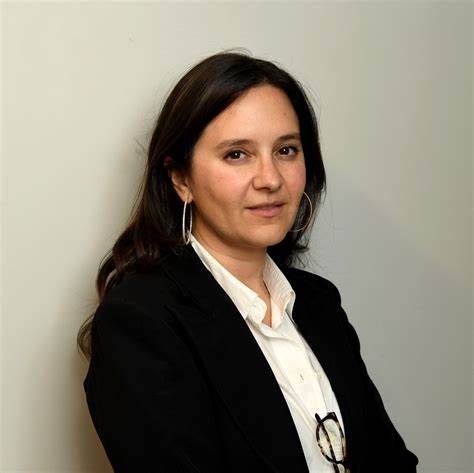 在传统媒体信任度下降与信息碎片化的时代,探索如何构建一个可验证、可持续、去中心化但又有协作机制的非官方新闻网络,涵盖采编、聚合、资金、技术、治理与行动化路径,提供可操作的策略与实例参考。
