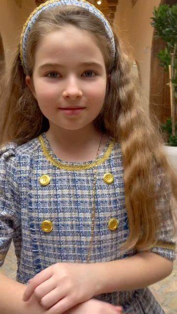 深入挖掘Ebrar Alya Demirbilek在Instagram上分享的周末生活点滴,揭示她与粉丝之间真挚互动的背后故事,展现她独特的个性魅力和社交媒体影响力。
