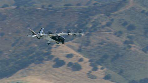 Archer航空近日公布了2025年第二季度的最新财务及业务进展,展示了其在电动垂直起降飞行器(eVTOL)领域的技术突破及市场拓展,对未来城市空中交通的发展具有重要意义。本文深入解析了Archer航空的最新动态、战略布局以及行业前景,用全面视角剖析这家创新公司的成长潜力。
