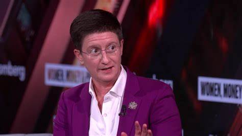 在全球并购风潮和金融市场动荡背景下,伦敦证券交易所首席执行官霍格特公开表明公司不会出售,解读其背后的战略考量、监管影响与对投资者和市场的潜在影响
