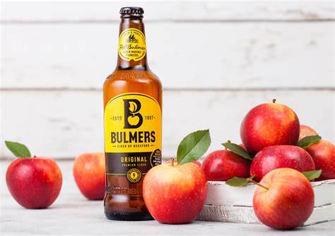 2025年9月,知名酒类生产商C&C集团发布2025财年上半年财报,报告显示公司营业收入出现4%的下滑,同时宣布财务总监Andrew Andrea将于明年初离职,转投多米诺披萨集团。本篇内容深入剖析C&C集团此次财报的背景、原因及未来应对策略,为读者提供全面透视该重大企业动向。
