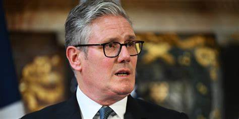 英国、澳大利亚和加拿大在国际政治舞台上作出重大决策,正式承认巴勒斯坦国家的主权地位,标志着中东和平进程出现历史性转折,对地区局势和全球外交关系带来深远影响。
