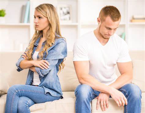 多年婚姻结束带来的情感冲击与心理伤痛,深入探讨长期伴侣分离的复杂情绪,以及如何走出阴霾,重新建立自我,迎接人生新篇章的心路历程。
