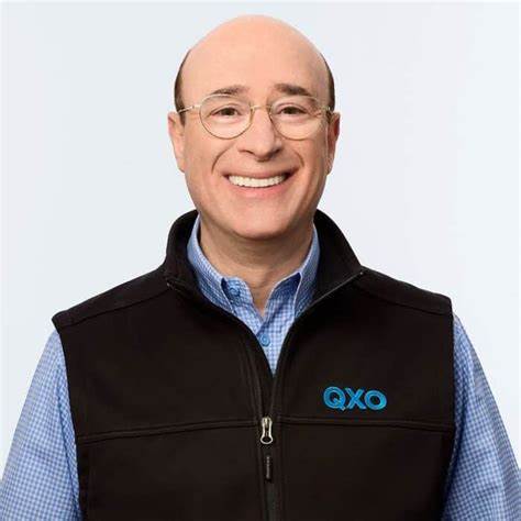 为何"摇滚明星"CEO吸引买盘:解析QXO与住房市场催化剂
