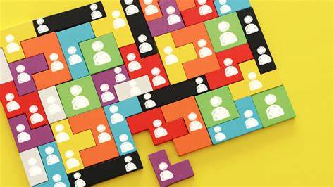 探讨在人工智能广泛应用背景下,哪些耐用技能最具长期价值,如何在招聘、培训与职业发展中培养和评估这些技能,以及个人与企业在与AI协同工作时的实用策略与案例
