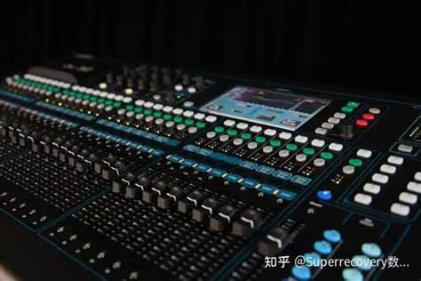 详细解析音频设备的动态范围含义,探讨其在音频质量和设备性能中的关键作用,帮助读者全面了解动态范围对音频体验的重要影响。
