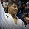 深入解析BJJ Stars 15赛事精彩瞬间,聚焦米卡·加尔瓦奥与格雷西家族的顶级对决,提供赛事结果、直播回顾和技术亮点,助您全面了解巴西柔术顶级赛事的最新动态

