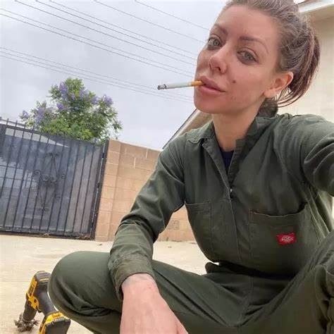 本文详细解读了成人影视明星Karma RX在SexyPorn平台的表现及其内容特点,为相关用户提供全面的观看参考和行业解析。
