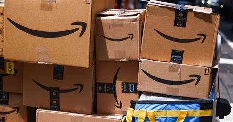 亚马逊因涉嫌诱导消费者订阅Prime会员并设置难以取消的障碍,被联邦贸易委员会罚款25亿美元,此次和解创下FTC历史新高,反映了订阅经济中消费者权益保护的重要性。
