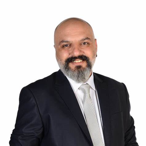 探讨Mohammad Samia在LinkedIn上的职业经历,分析其专业背景与行业影响,揭示如何通过优化个人资料提升职业发展机遇。
