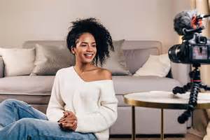 随着特朗普政府的政策调整及经济环境的变化,传统热门副业正面临挑战。本文深入探讨五种在当前经济形势下逐渐式微的副业类型,剖析其背后的原因及未来发展前景,为广大打工族和创业者提供重要的参考与建议。
