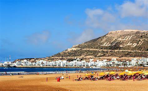 探索摩洛哥最后一分钟旅游优惠,了解如何在Wakacje.pl上找到最实惠的假期套餐,体验丰富的文化、美丽的风景和独特的异域风情。
