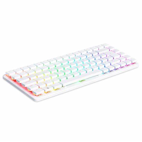 Raspberry Pi 500+作为树莓派家族的旗舰产品,集成了16GB大内存与256GB高速SSD存储,配备高品质机械键盘和可编程RGB背光,为用户带来前所未有的紧凑型PC使用体验。本文深入探讨这款创新设备的硬件配置与实际应用价值,助力读者全面了解其独特优势。
