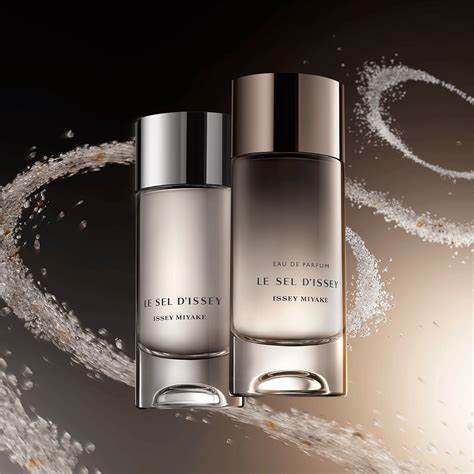 深入解析ISSEY MIYAKE旗下经典香水Le Sel D'Issey的独特魅力,探索其香调构成、灵感来源及使用体验,帮助香水爱好者全面了解这款标志性香氛的细节与价值。

