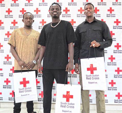 2025年9月,南苏丹遭受严重洪灾,南苏丹红十字会志愿者迅速响应,展开紧急救援和疏散行动,帮助受灾家庭安全转移,展现了人道主义精神和坚定的社区服务承诺。该地区洪灾造成多村庄受影响,红十字会在资源有限的情况下持续提供援助,彰显了非洲极端气候影响下的人道救援新挑战与应对。
