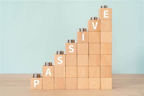 深度解析菲利普·莫里斯与辉瑞这两只高股息、大盘股如何为投资组合提供稳定被动收入,包含收益来源、估值判断、风险提示与组合配置建议
