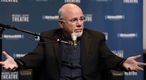 本文深入探讨每月储蓄150美元是否足以实现退休时拥有百万资产的理财观念,结合《拉姆齐秀》的分析,揭示早期投资与固定收益假设的重要性,并提供适合不同年龄段的实用理财策略。
