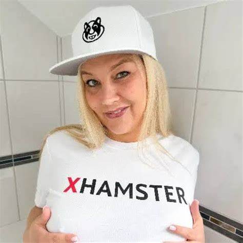 探讨荷兰语色情视频的独特魅力及其对文化、语言和成人娱乐产业的影响,剖析荷兰语音轨在成人视频中的重要作用以及用户偏好背后的原因。
