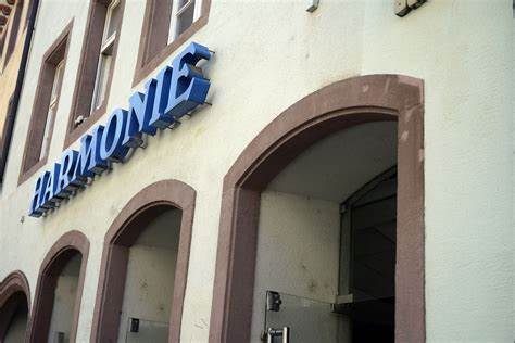 深入解析2024年4月哈莫尼影院上映的精彩影片,聚焦当季电影亮点与观影体验,助力影迷掌握最新电影资讯。
