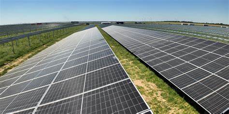 全面解析环境、社会及治理(ESG)趋势在全球资本市场中的最新发展,探讨其对投资决策及企业战略的深远影响。
