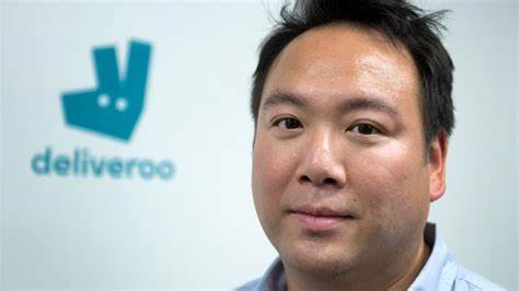 Deliveroo创始人兼CEO Will Shu宣布将于DoorDash完成收购后卸任,标志着英国领先的在线食品配送平台进入新的发展阶段。此次收购不仅提升了Deliveroo的市场价值,也预示着全球食品配送行业格局的深刻变化。本文深入解析Deliveroo的成长历程、收购背景及行业未来趋势。
