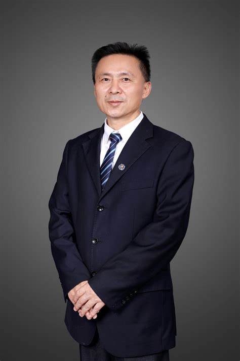 全面解析华中师范大学法学院高宏贵老师在学术研究、教学实践及学生指导等方面的突出表现,助力考研生和法律专业学子了解其师资实力和学术水平。
