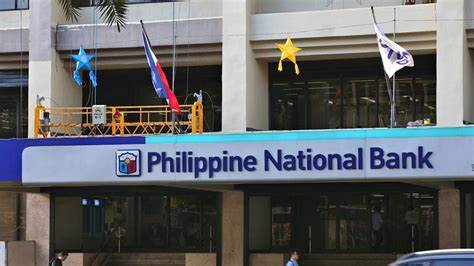 报道菲律宾国家银行(PNB)在新任行长埃德温·包蒂斯塔领导下宣布的重组计划,解析关闭巴林代表处、解散消费金融与企业服务部门、财务与策略部门更名为首席财务官办公室以及高管退休等措施对银行经营、海外业务、汇款生态与客户的潜在影响与应对建议
