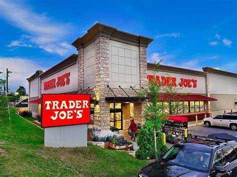 本文深入探讨Trader Joe's为何选择不安装监控摄像头,及其对顾客购物体验和零售行业的影响,同时分析该策略的优势与潜在挑战。
